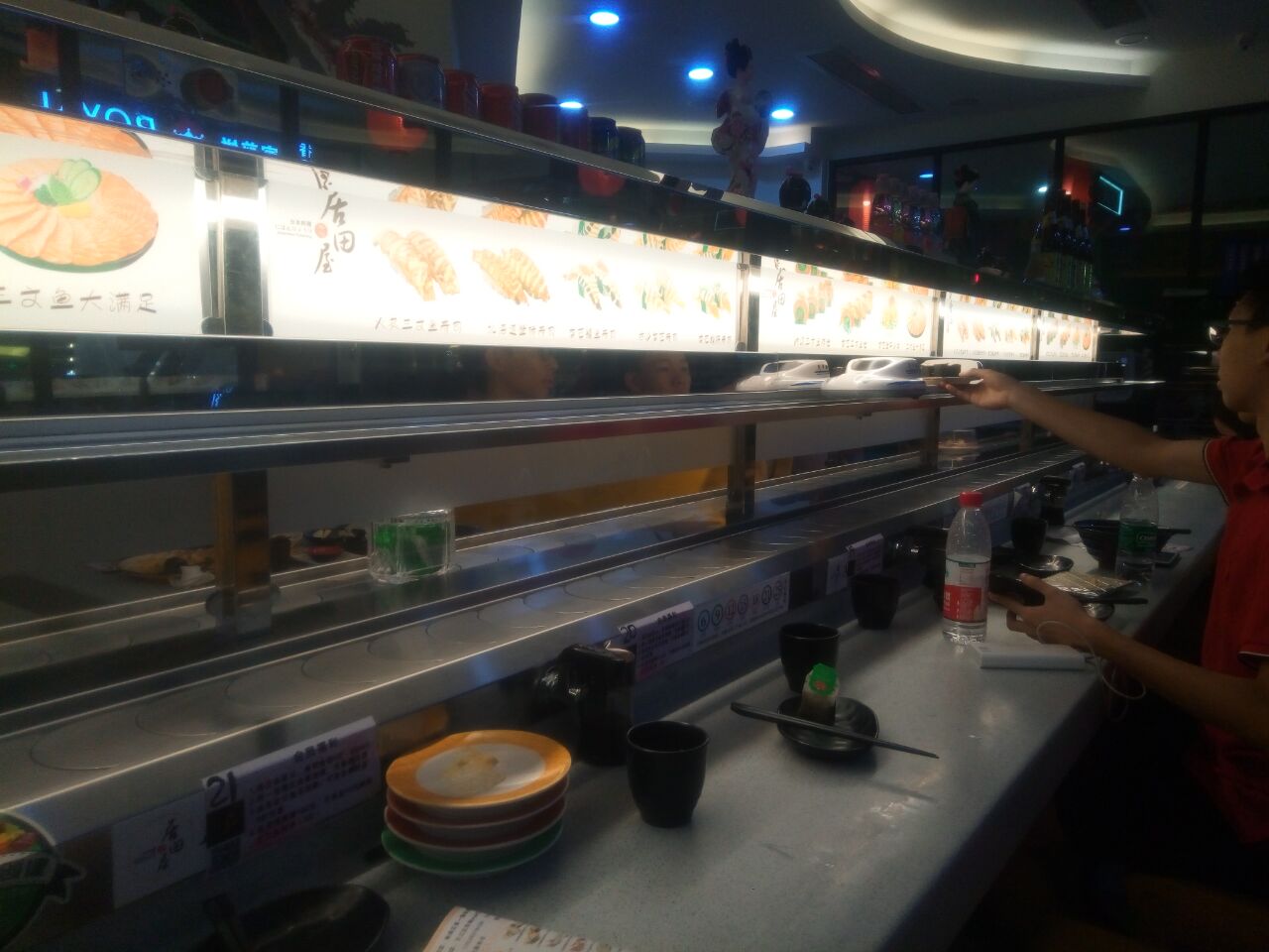 編碼器用于傳送用于向目標(biāo)餐桌送餐 編碼器用于傳送用于向目標(biāo)餐桌送餐